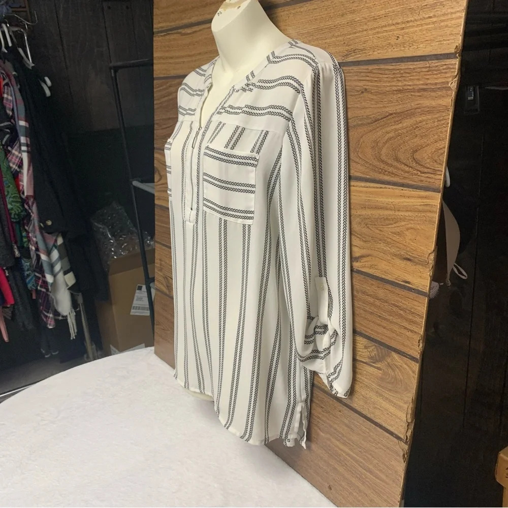 Maurice’s cream/black quarter zip blouse roll tab sleeves semi sheer size L - Picture 2 of 9
